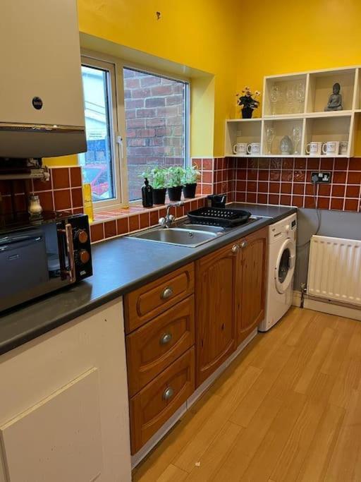 Ovington Grove 2 Fully Equipped Kitchen Free Parking 3 Bedrooms Netflix Ньюкасл-апон-Тайн Екстер'єр фото