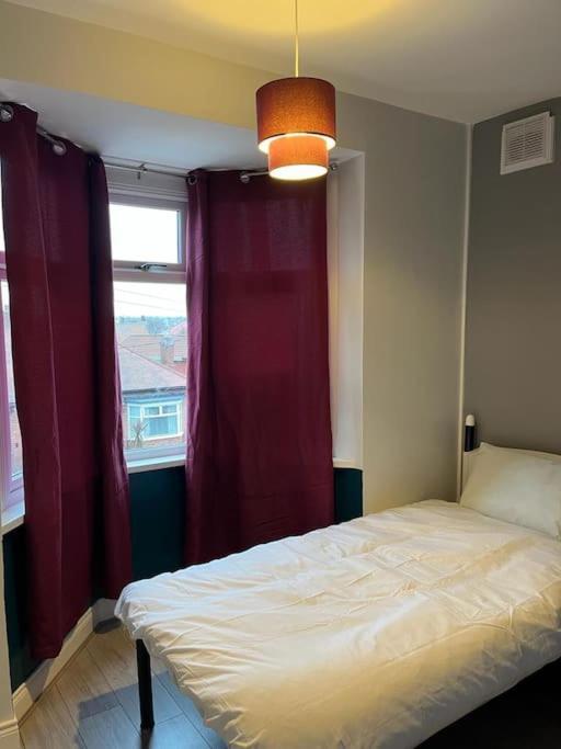 Ovington Grove 2 Fully Equipped Kitchen Free Parking 3 Bedrooms Netflix Ньюкасл-апон-Тайн Екстер'єр фото